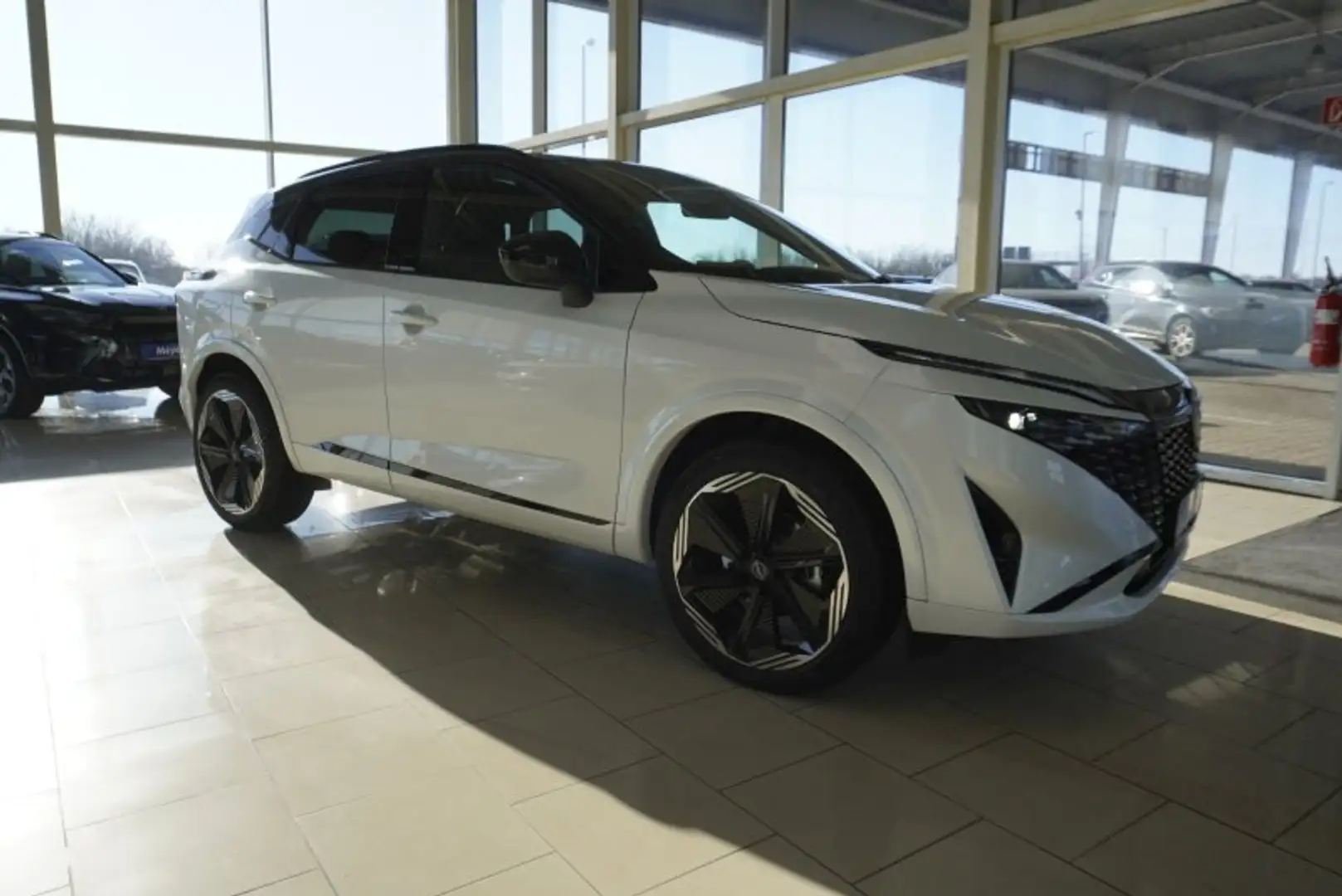 Nissan Qashqai N-Design 1,3 DIG-T 4x4 Pano/Leder/el.Klappe      * Weiß - 2