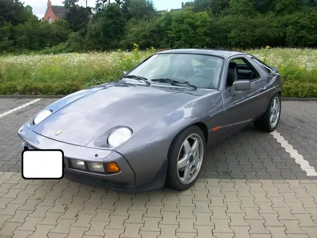 Porsche 928 S