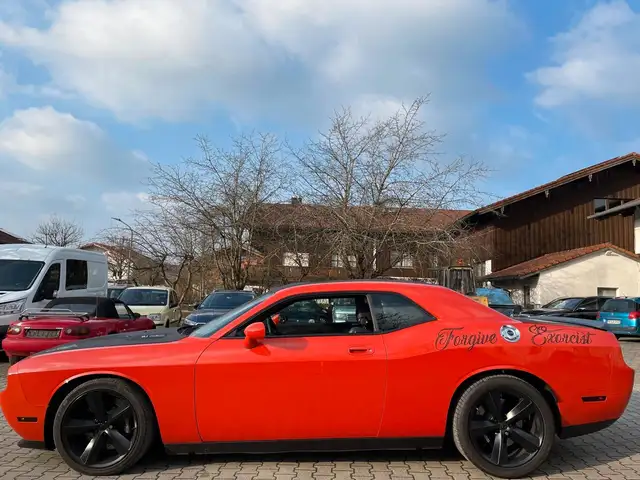 Dodge Challenger view 3