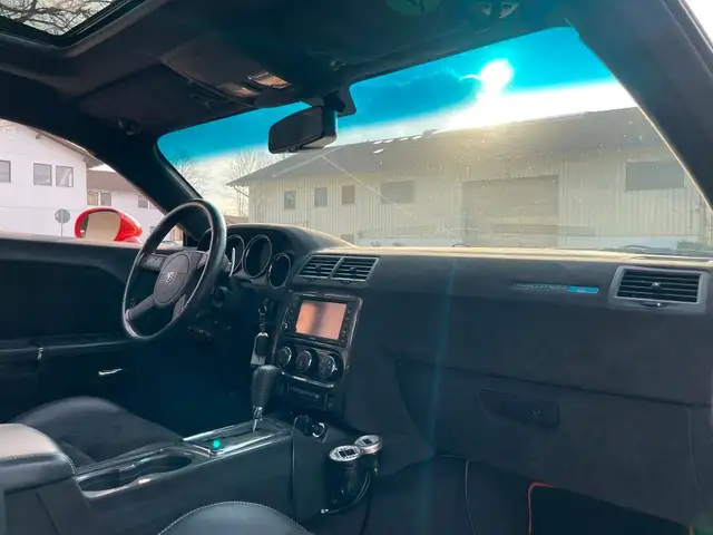 Dodge Challenger view 13