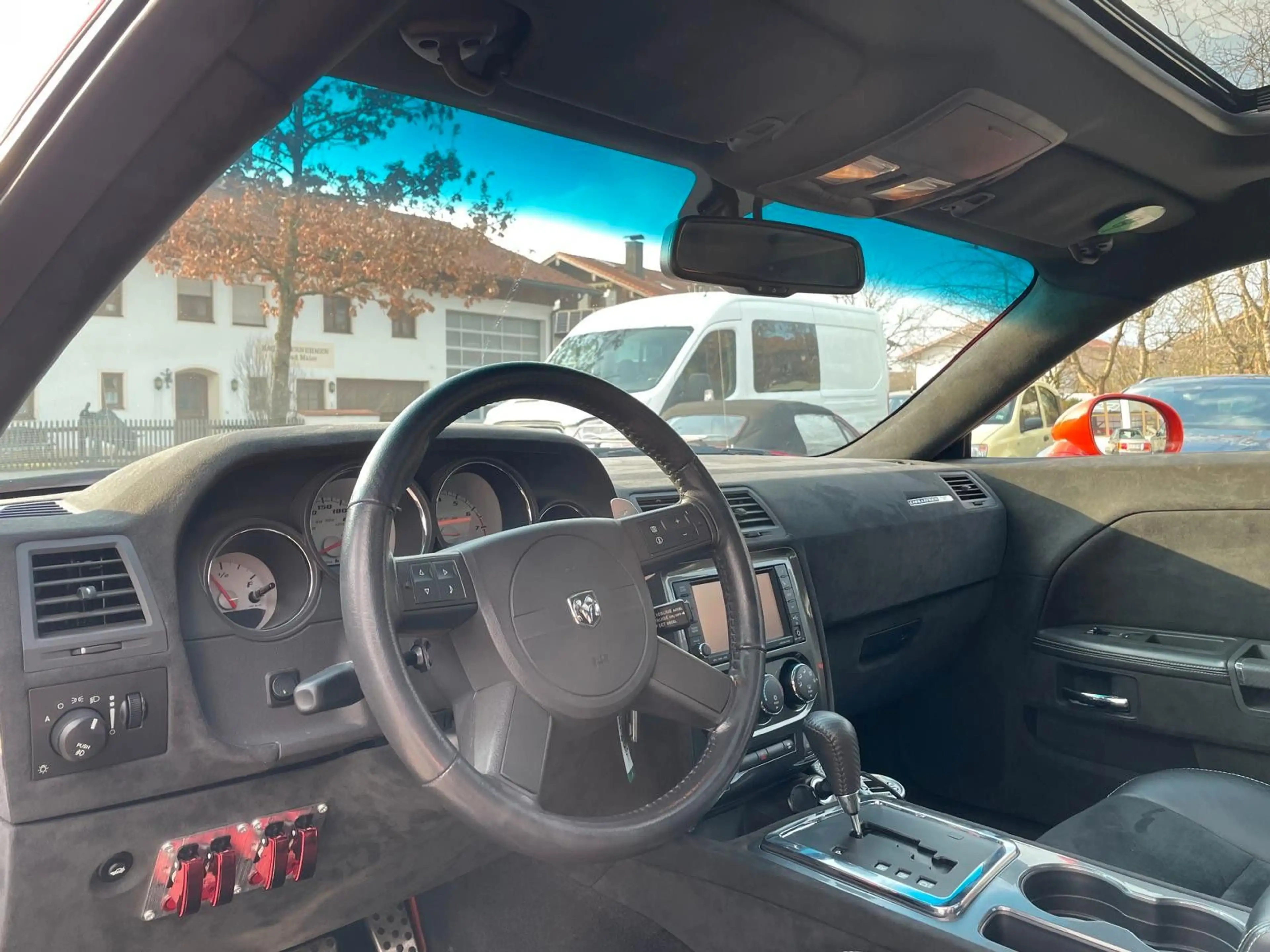 Dodge Challenger SRT-8 500 6.1 HEMI *LIMITED EDITION (1 of 500)* — photo 12