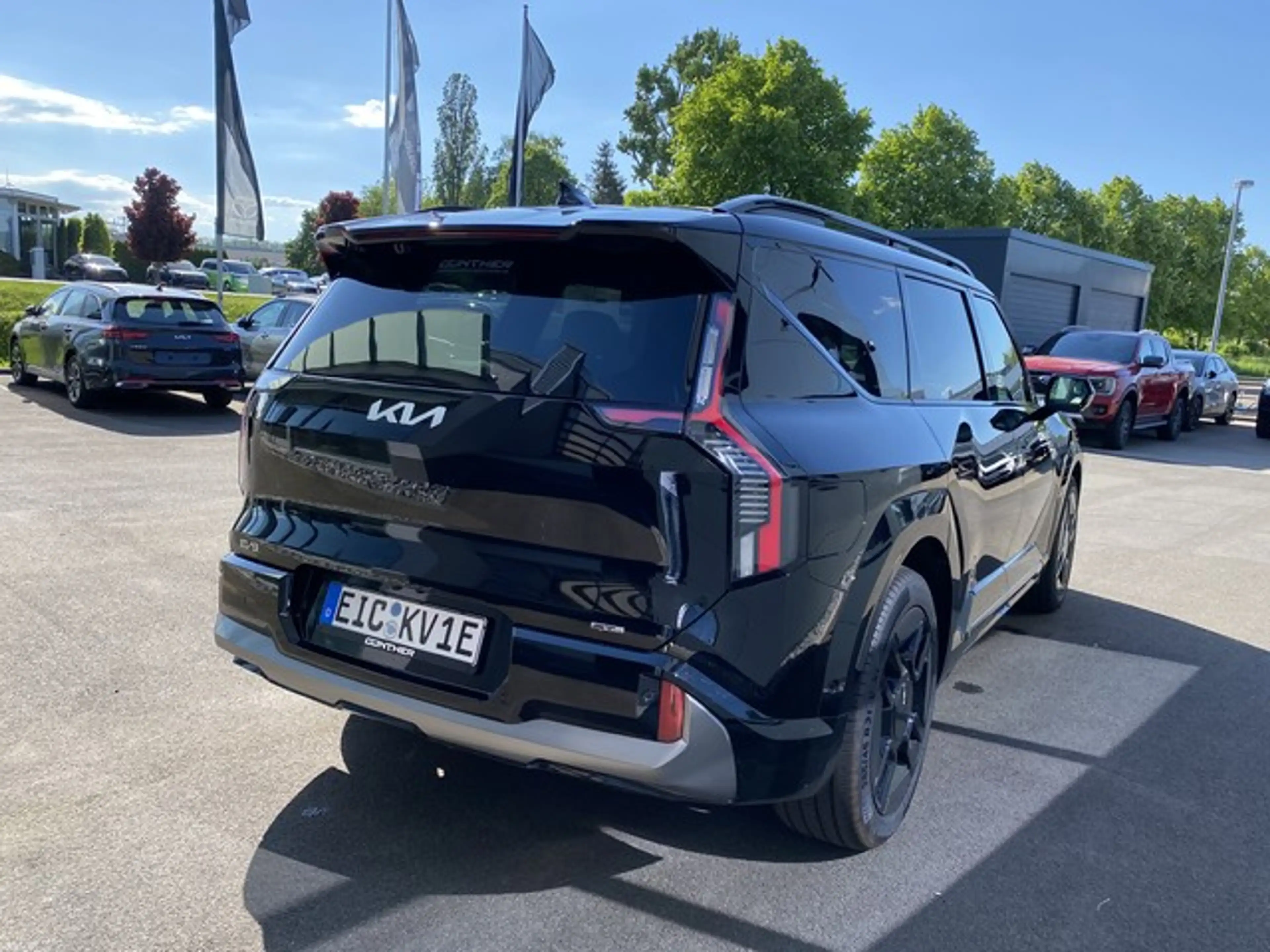 Kia EV9 AWD GT-LINE LAUNCH ED. 6S SWIVEL — photo 4