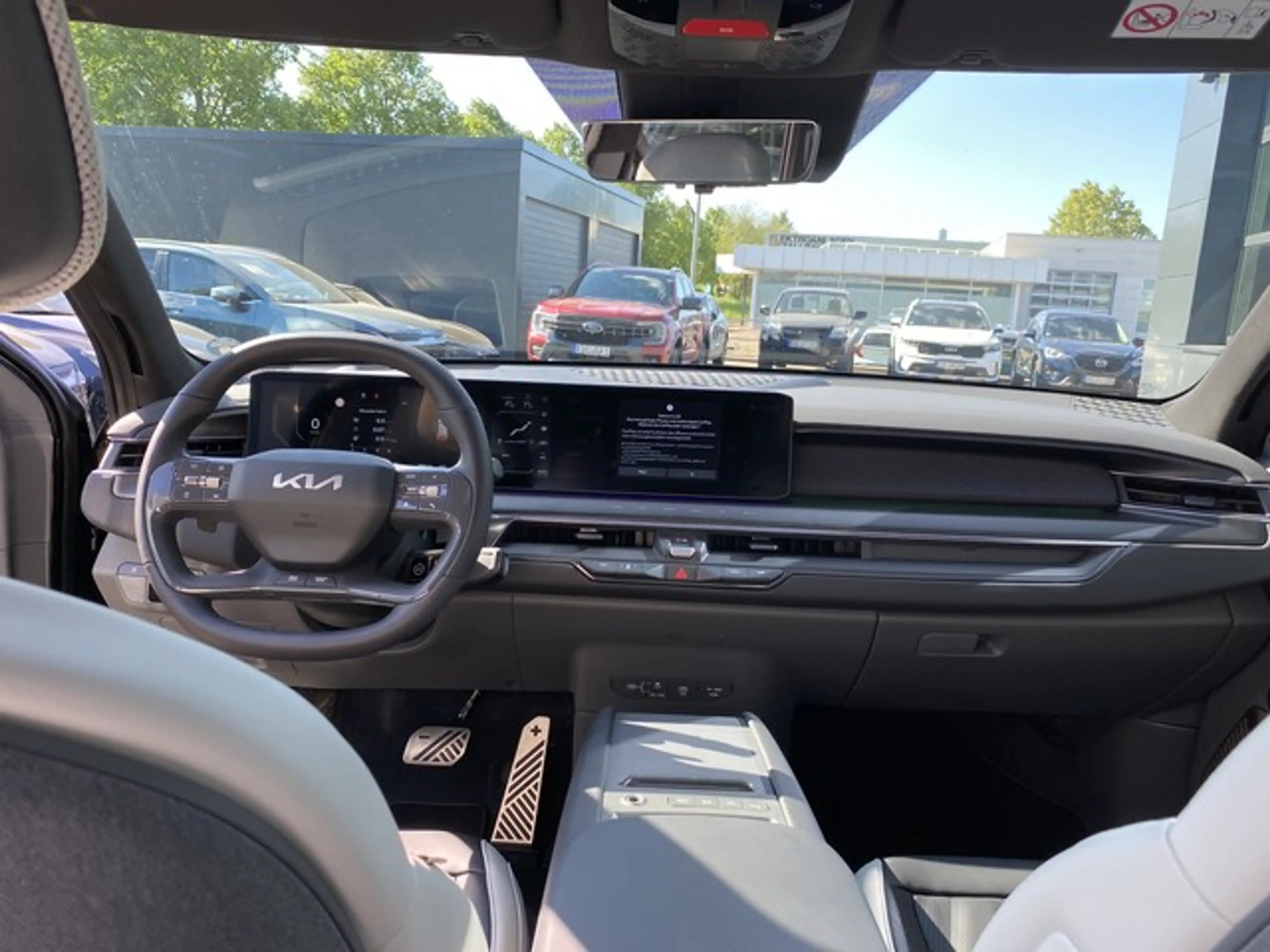 Kia EV9 AWD GT-LINE LAUNCH ED. 6S SWIVEL — photo 8