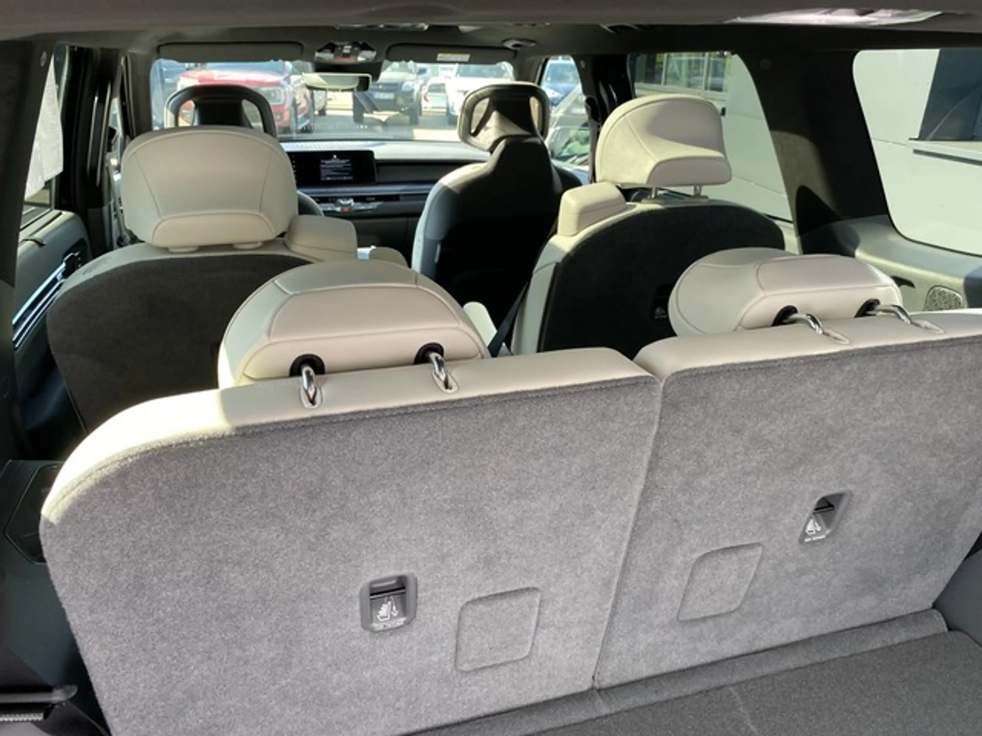 Kia EV9 AWD GT-LINE LAUNCH ED. 6S SWIVEL — photo 11
