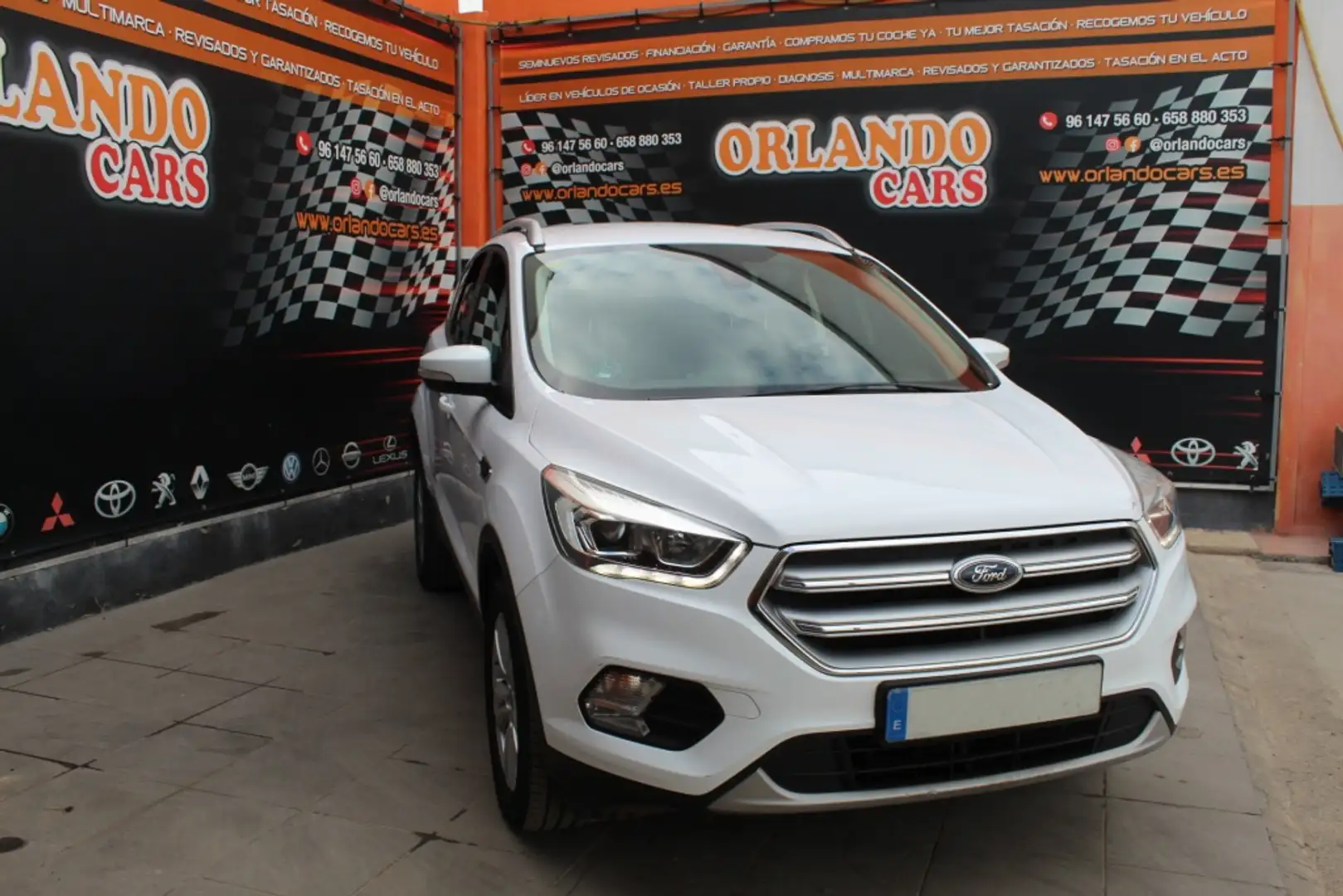 Ford Kuga 1.5TDCi Auto S&S Titanium 4x2 120 Blanco - 2