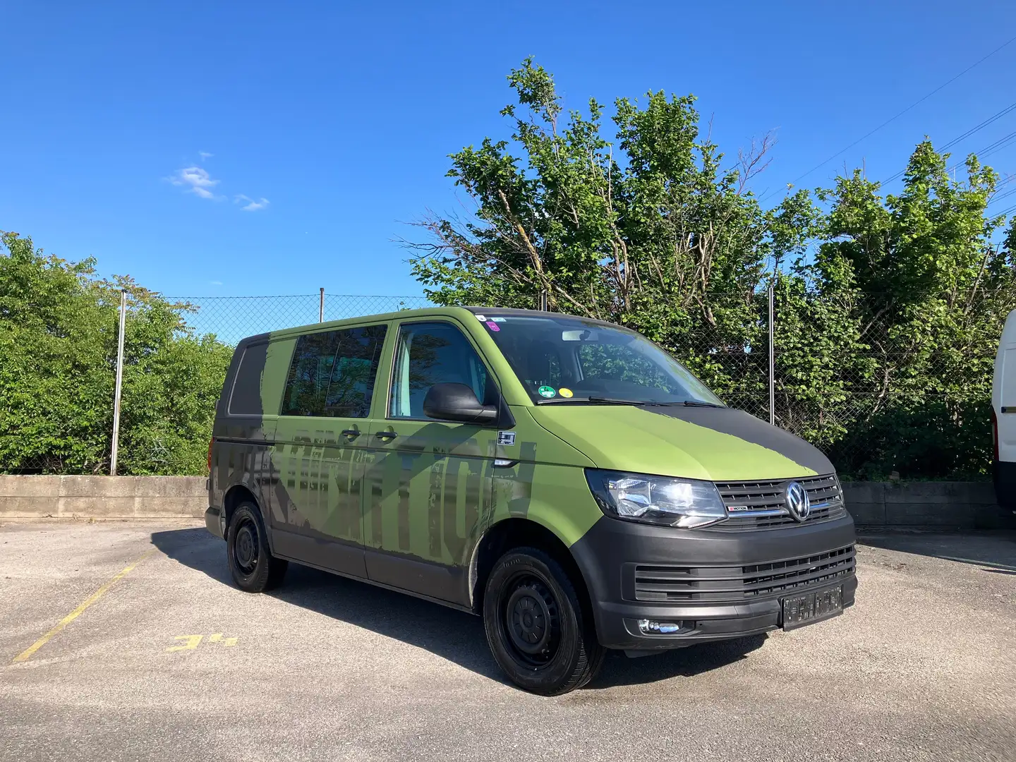 Volkswagen T6 Transporter 4 Motion Campingausbau L1H1 Grün - 1