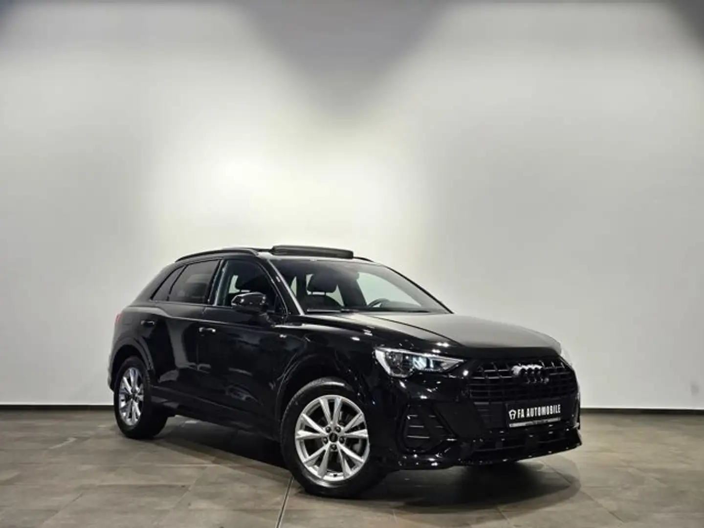 Audi Q3 35 TFSI S Line Black Pano Led Ahk Kamera 18" Schwarz - 2