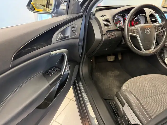 Opel Insignia view 8