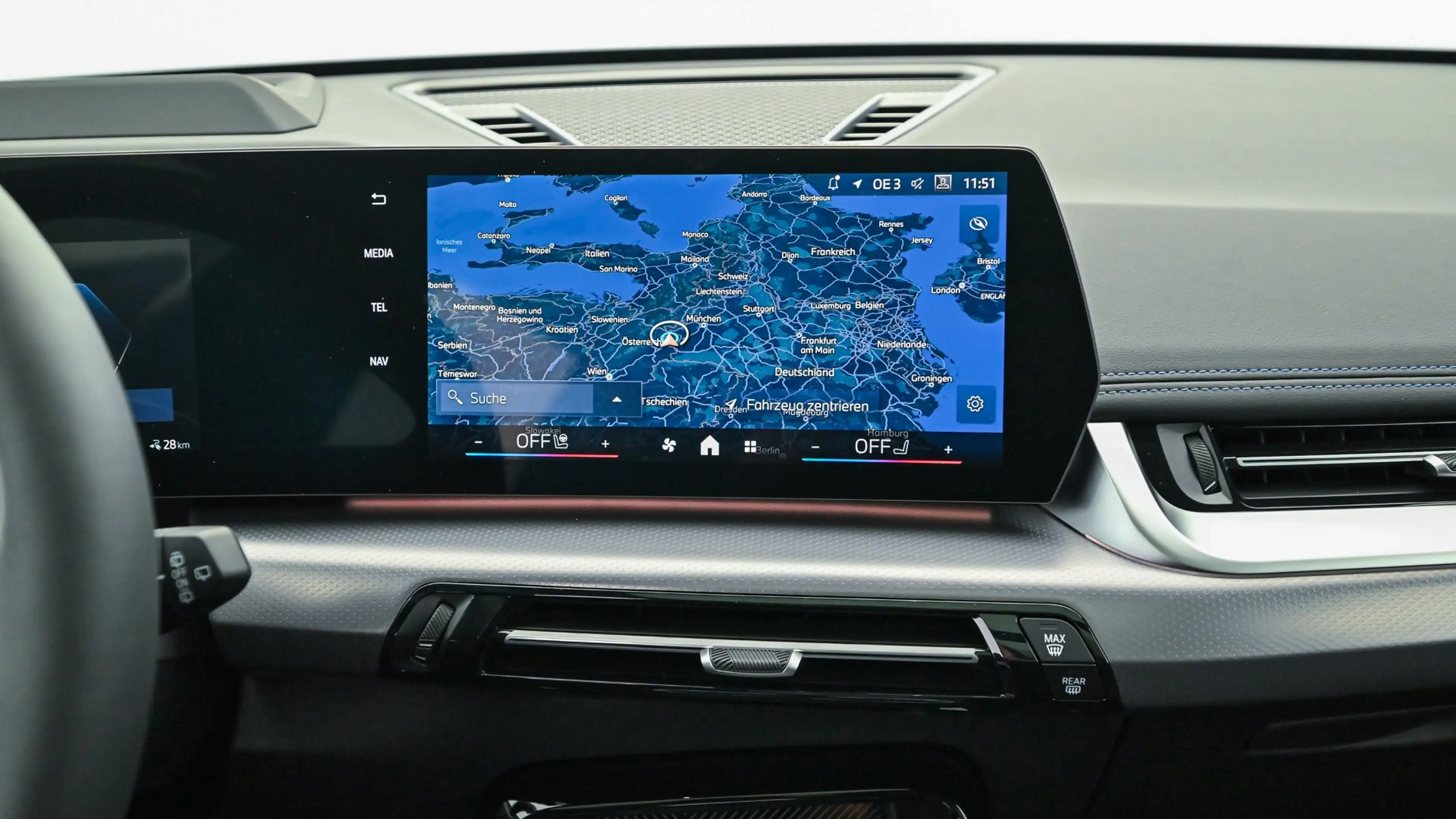 BMW iX1 xDrive30 — photo 15