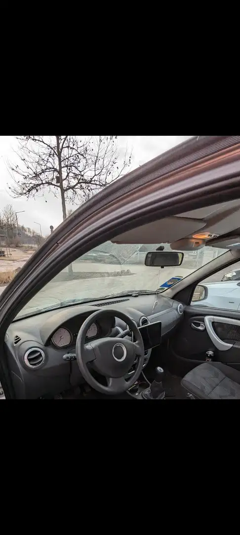 Dacia Logan Logan 1.6 16V Laureate Argintiu - 1