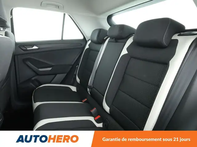 Volkswagen T-Roc view 14