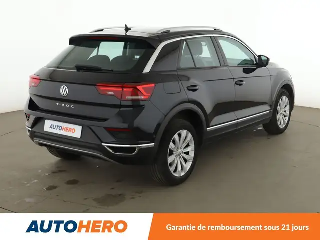 Volkswagen T-Roc view 6