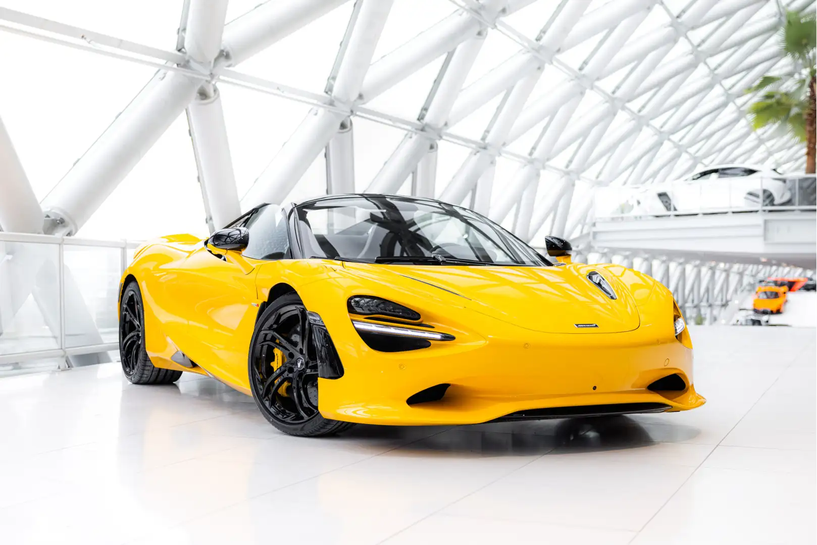 McLaren 750S Spider 4.0 V8 | Volcano Yellow | Electrochromic Ro Giallo - 1