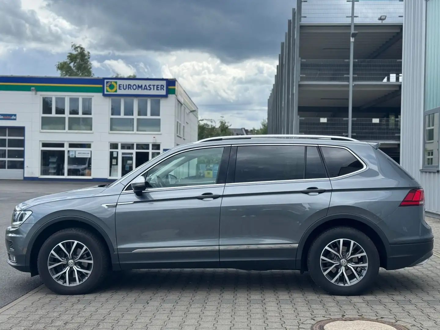 Volkswagen Tiguan Allspace Tiguan DSG Allspace DSG Panorama Spur Grau - 1