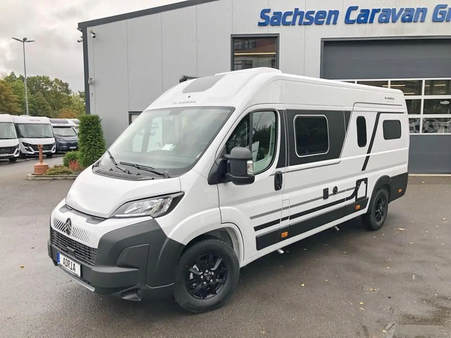 Adria Twin ALL-IN 640 SLB Zuziehhilfe Weiß - 1