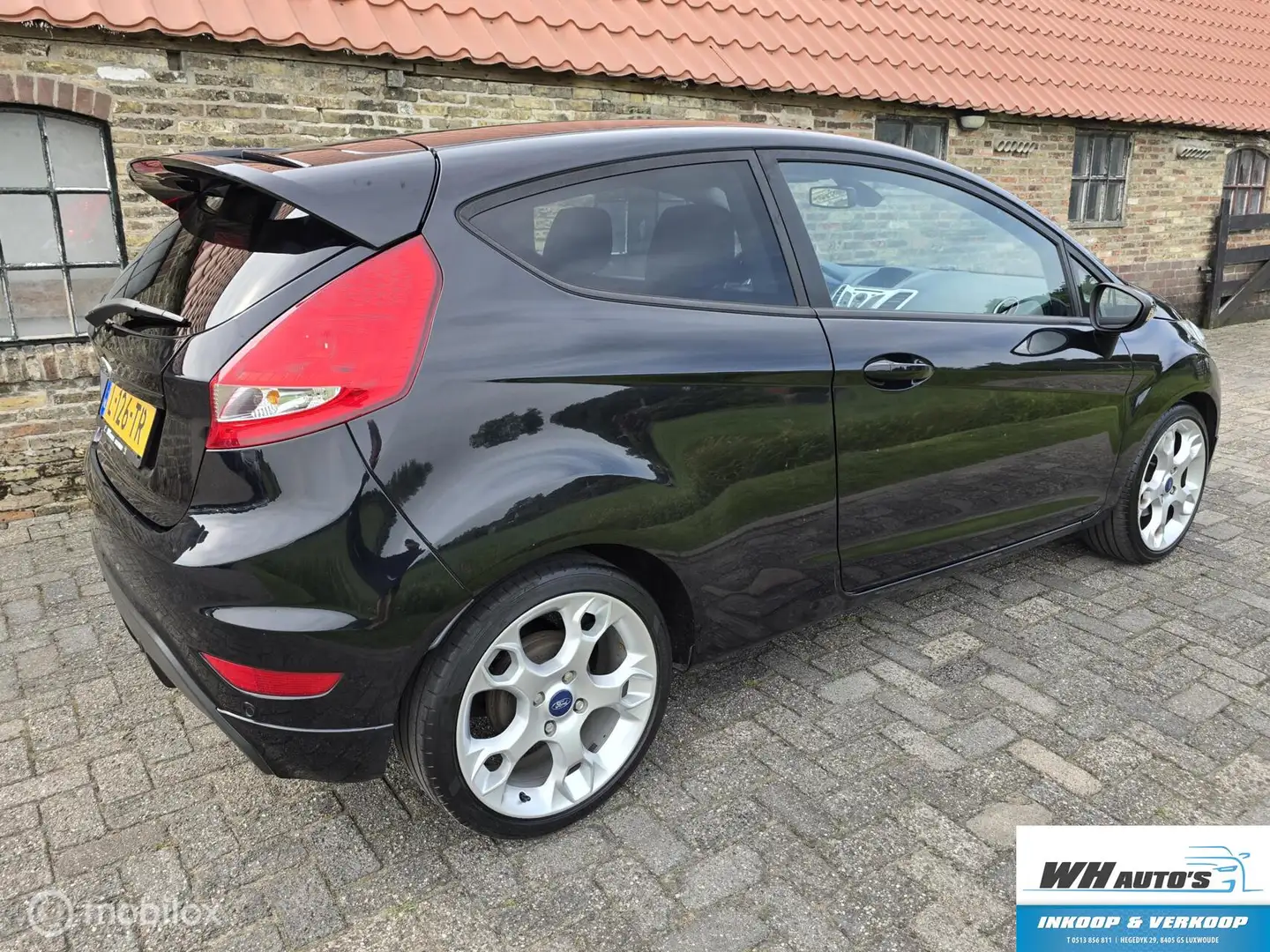 Ford Fiesta 1.6 Sport, Leer, stoelverw. Cruise,voorruit verw Zwart - 2