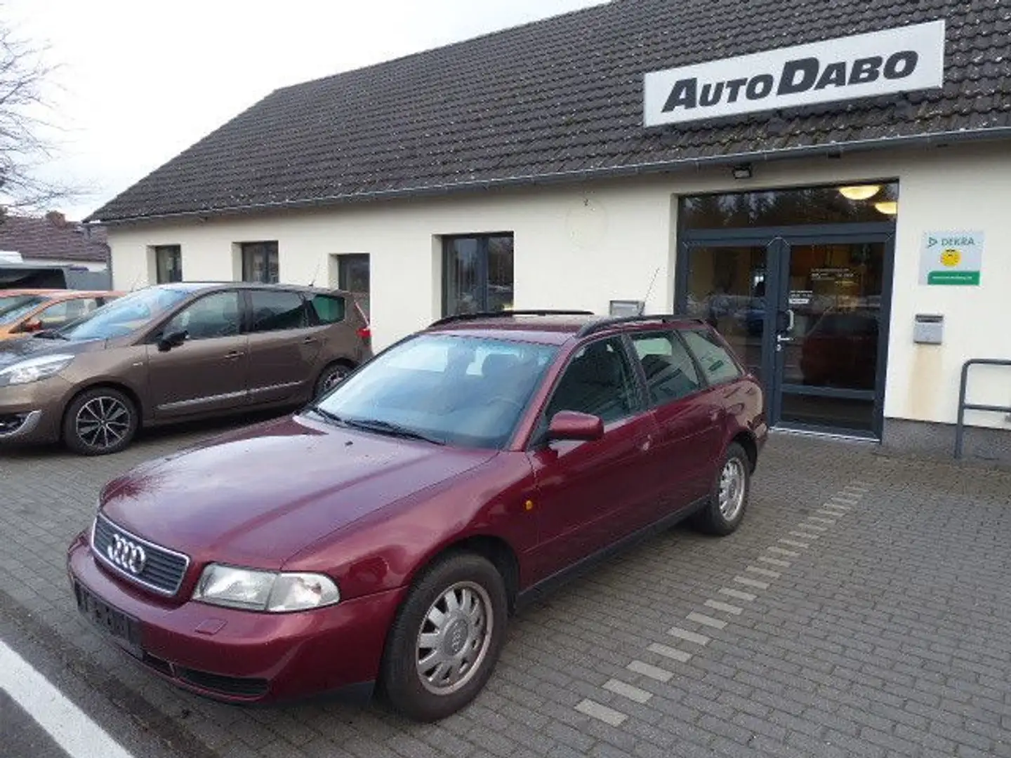 Audi A4 1.6 Avant Rot - 1