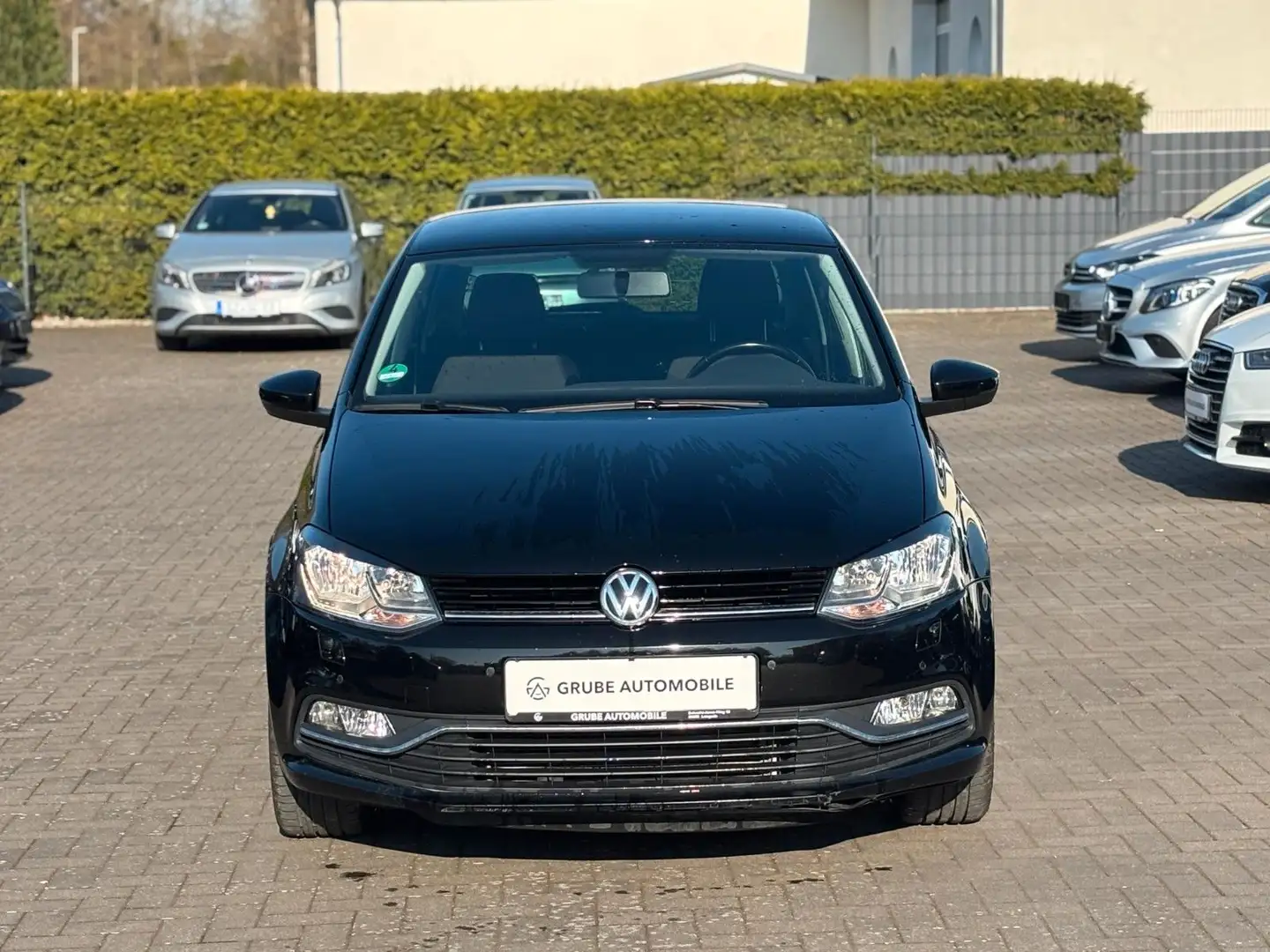 Volkswagen Polo V Sound *KLIMAAUTOMATIK*SHZ*PDC* Zwart - 2