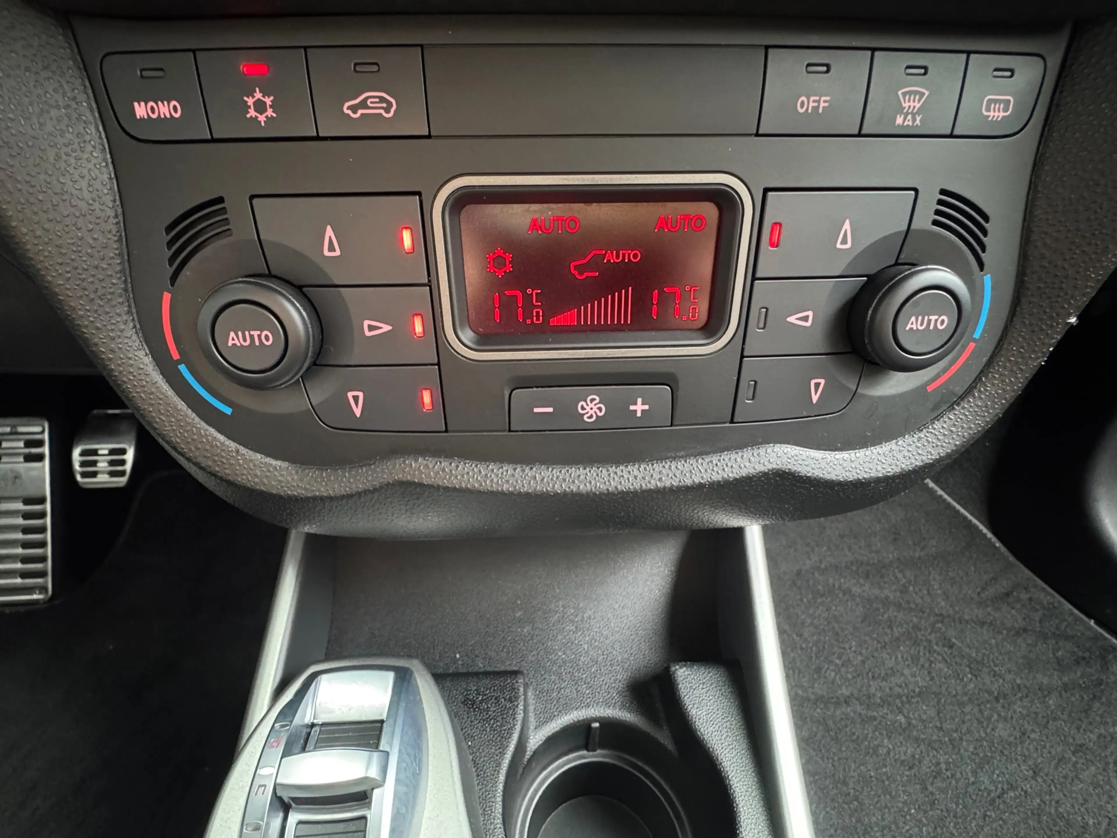 Alfa Romeo MiTo 0.9 TwinAir Nap / Clima / Mat — photo 13