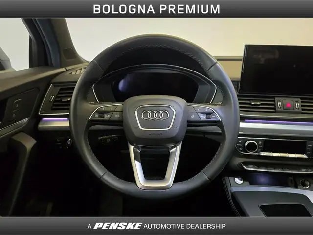 Audi Q5 view 21