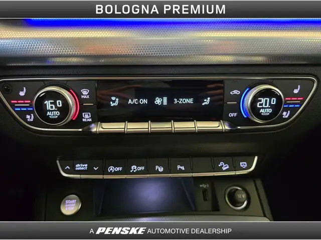 Audi Q5 view 13
