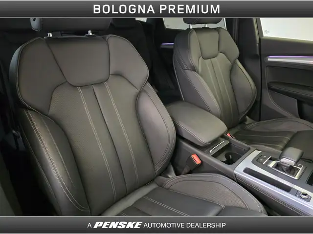 Audi Q5 view 18