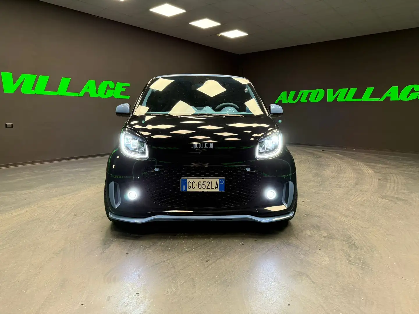 smart forTwo 0.9 t 90cv twinamic ALLESTIMENTO MOJEN Nero - 2