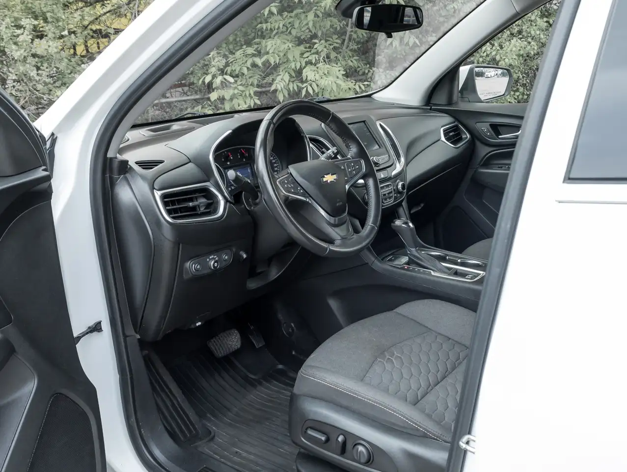 Chevrolet Equinox снимка Chevrolet Equinox