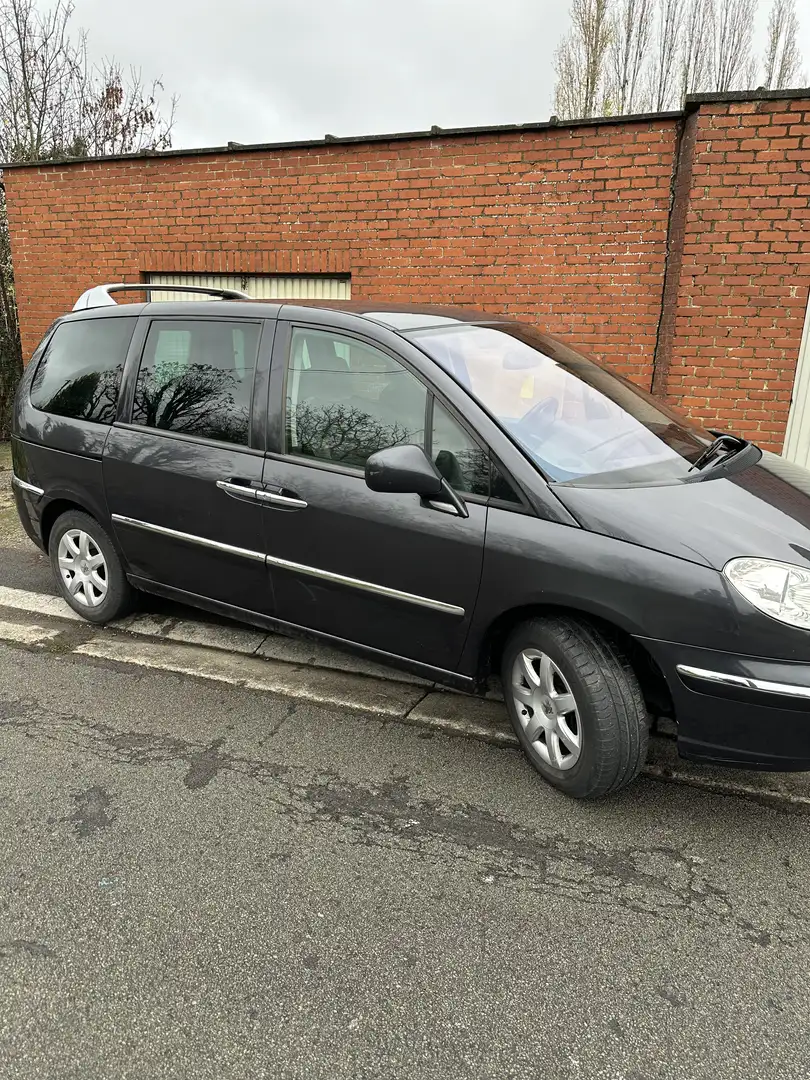 Peugeot 807 2.0 HDi 136ch FAP Série Spéciale Family - 2