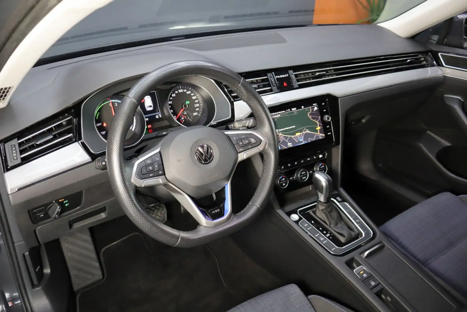Volkswagen Passat Variant GTE 1.4 TSI e-Power Grijs - 2