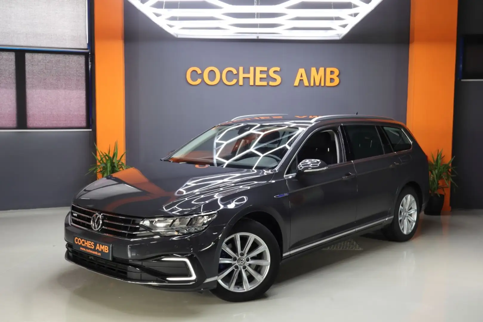 Volkswagen Passat Variant GTE 1.4 TSI e-Power Grijs - 1
