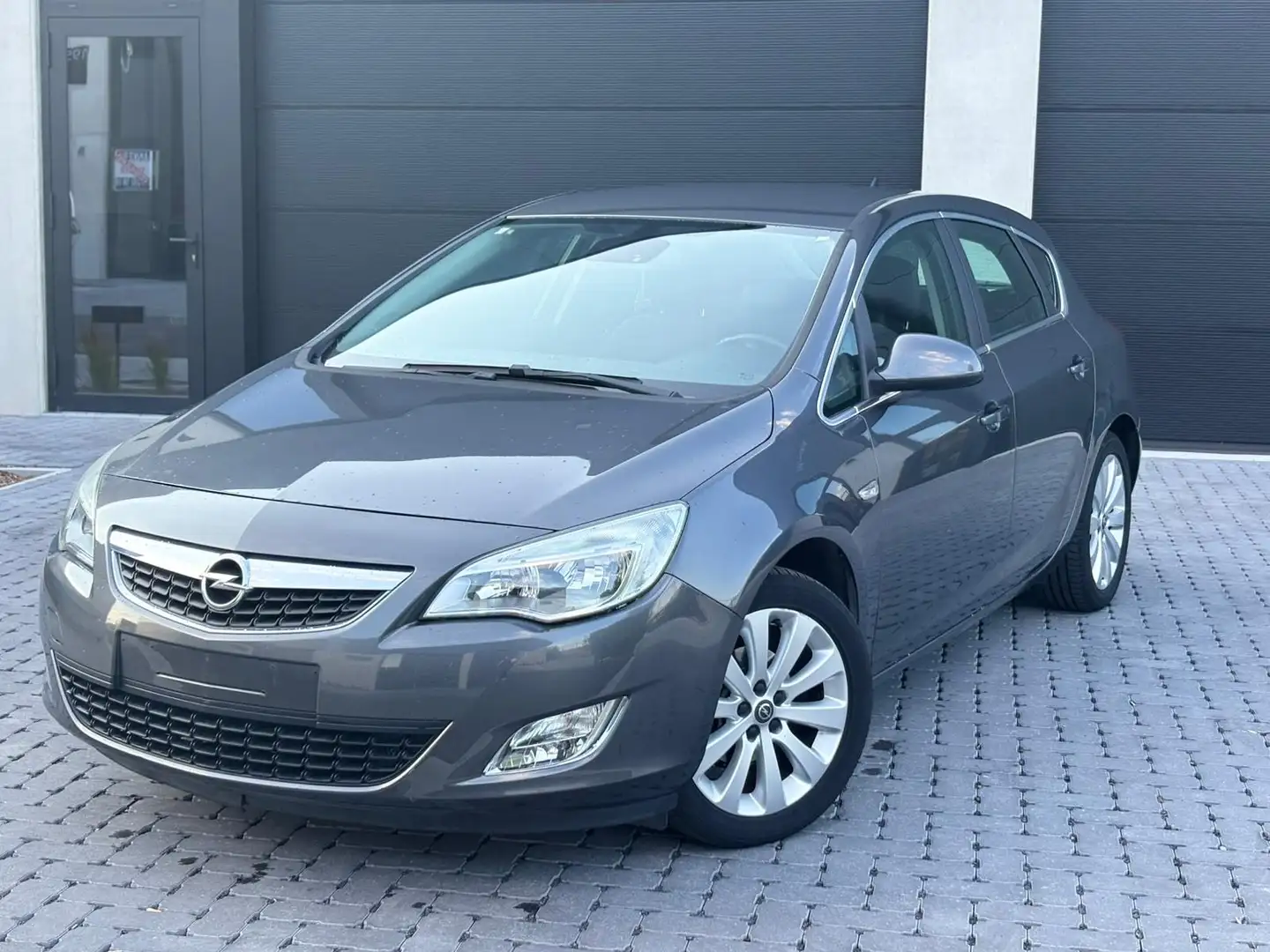 Opel Astra 1.4 ecoFLEX Cosmo - 2