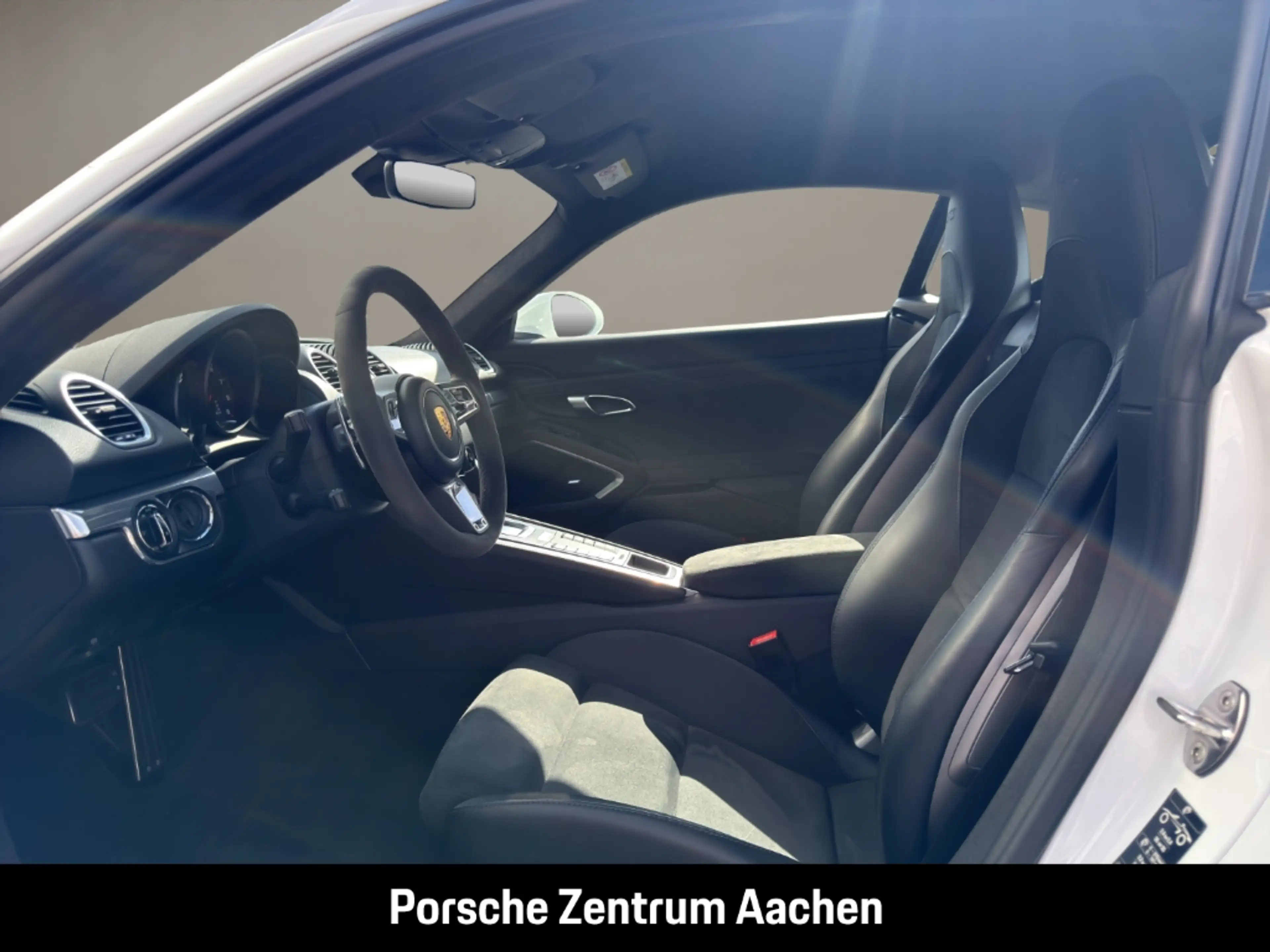 Porsche Cayman 718 GTS 4.0 PDK Sportabgas BOSE Kamera — photo 11