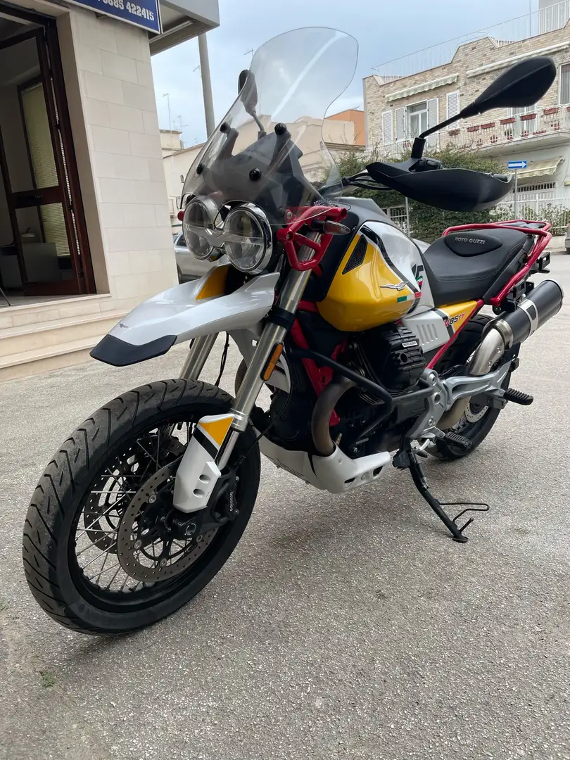 Moto Guzzi V 85 TT turismo - 1