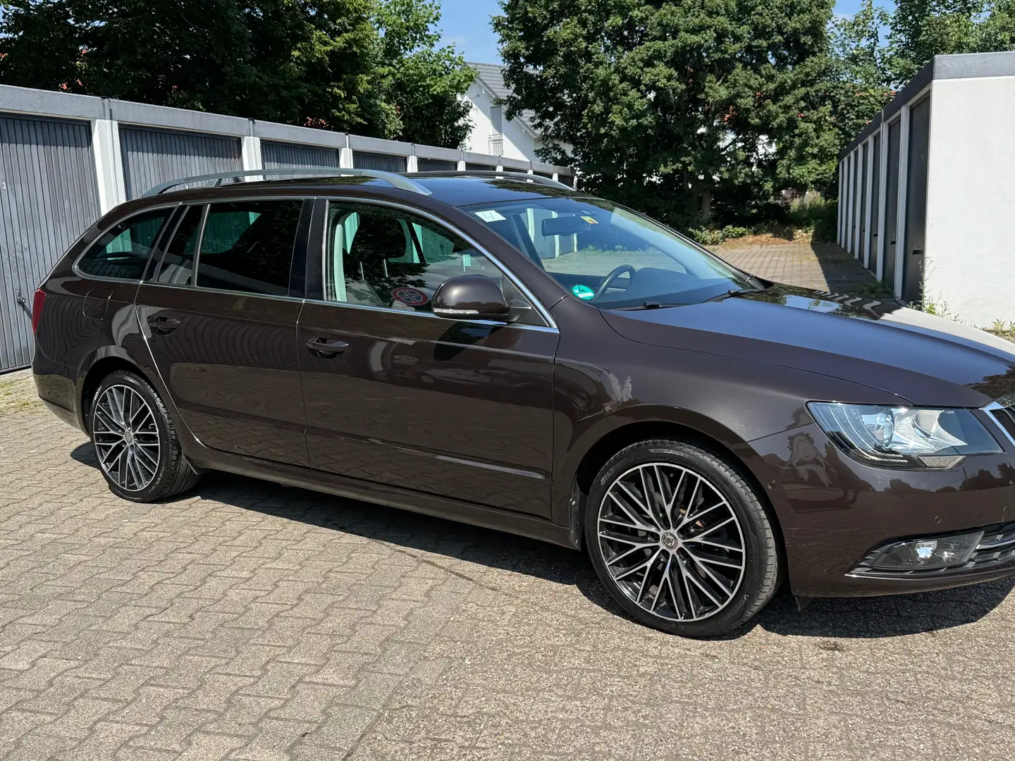 Skoda Superb Combi 2.0 TDI Green tec Exclusive Braun - 2