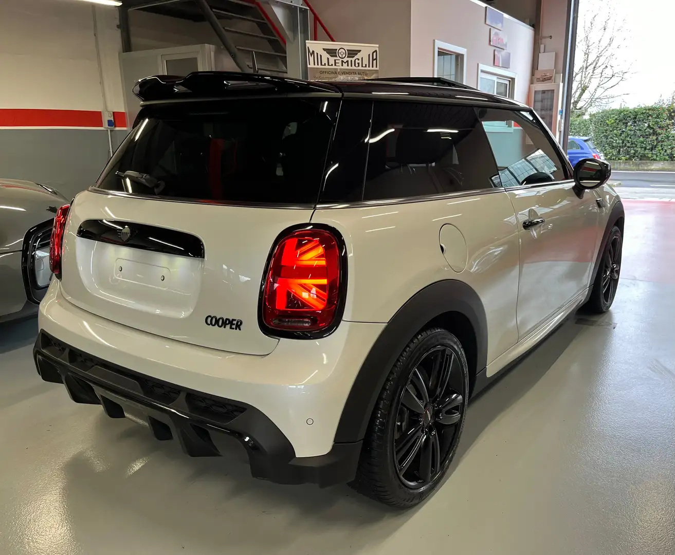 MINI Cooper 3p 1.5 JCW auto Bianco - 2
