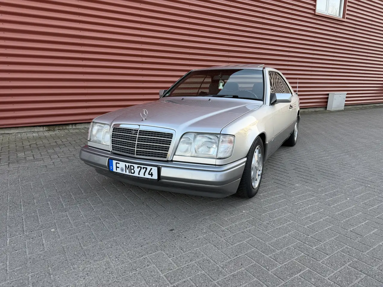 Mercedes-Benz W124 E220 Coupe Sportline–1995, foto 3