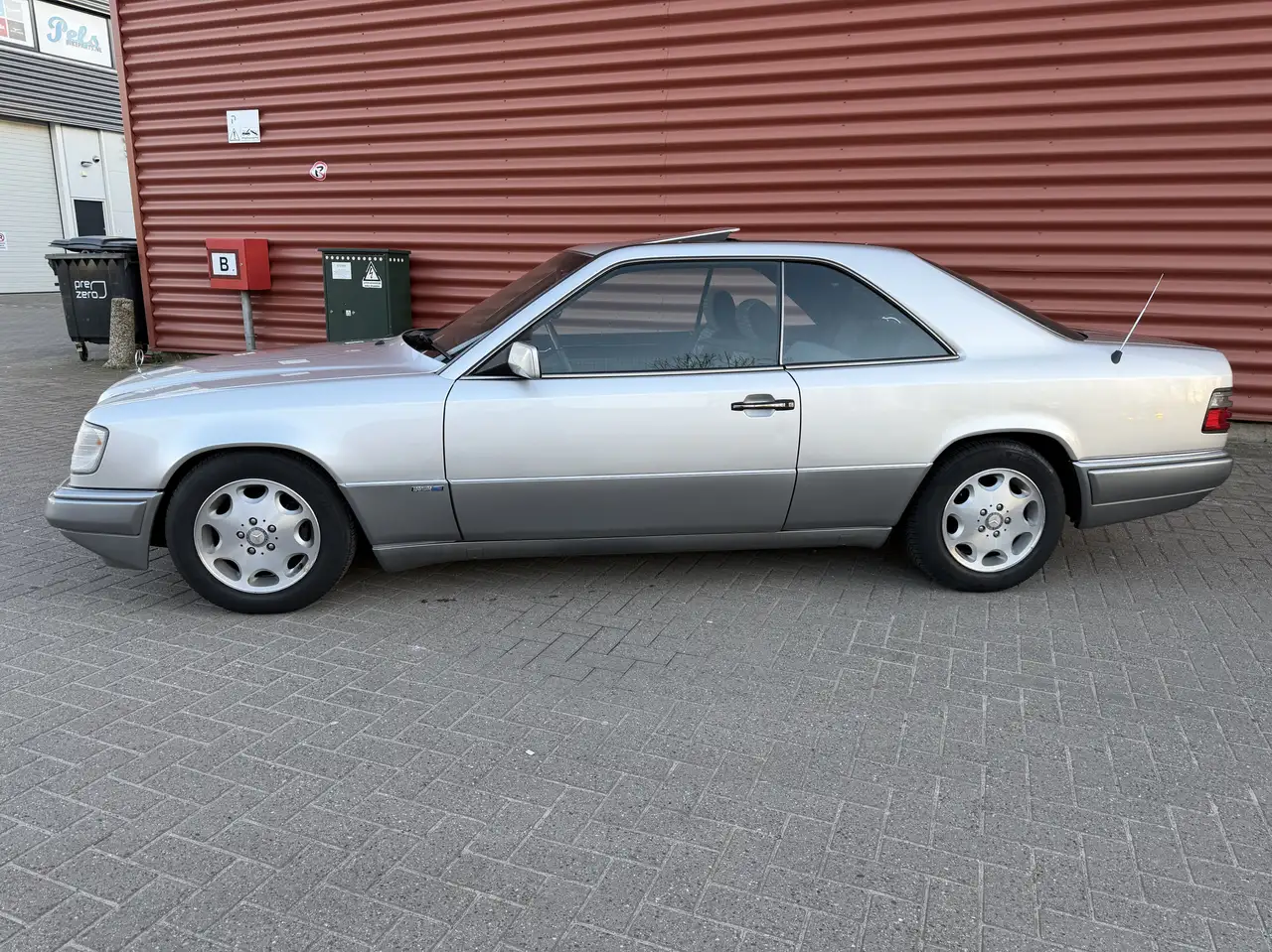 Mercedes-Benz W124 E220 Coupe Sportline–1995, foto 1