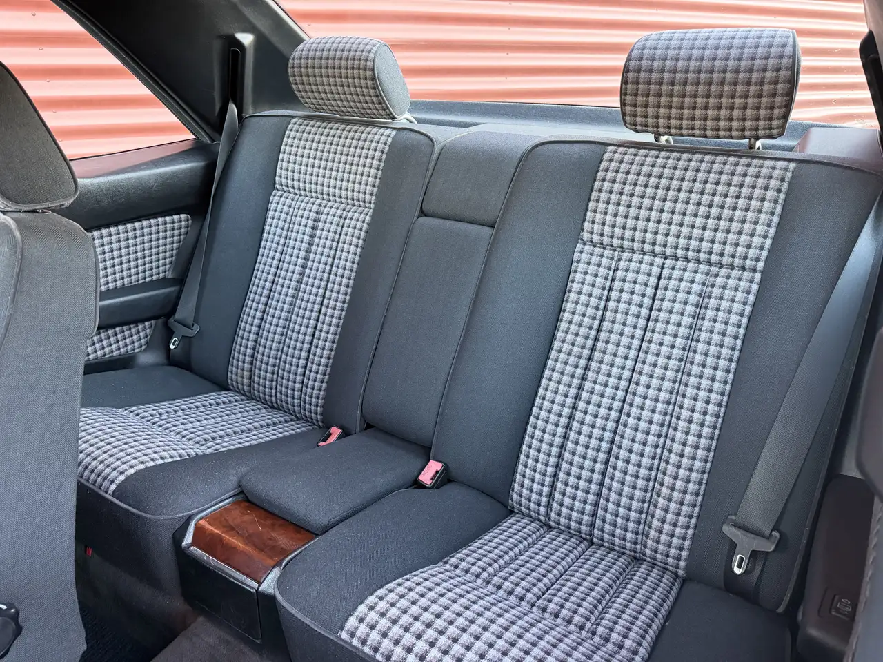 Mercedes-Benz W124 E220 Coupe Sportline–1995, foto 12