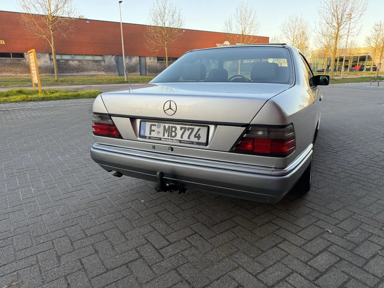 Mercedes-Benz W124 E220 Coupe Sportline–1995, foto 7