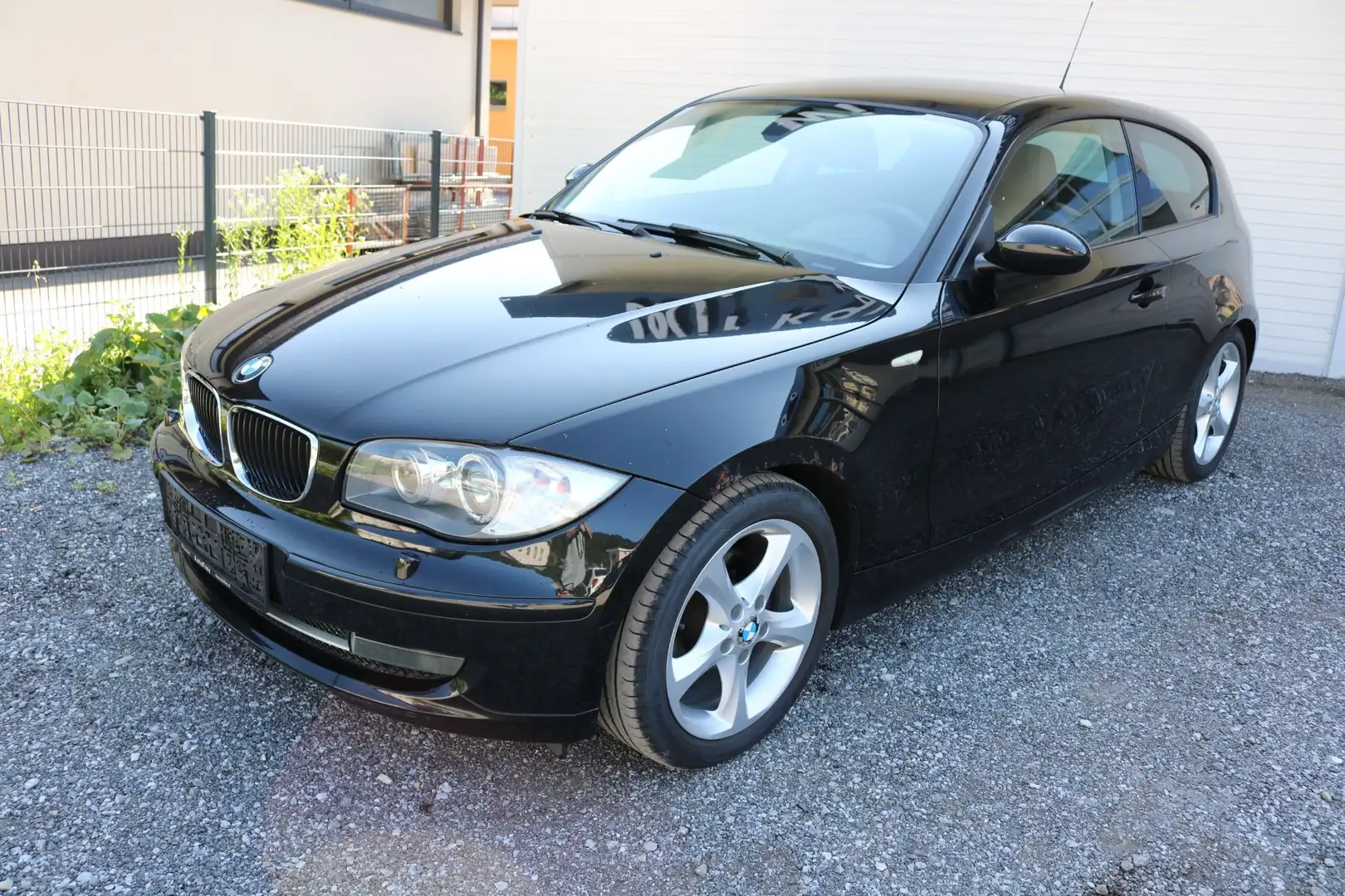 BMW 116 d Advantage 3-türig E81 N47 Schwarz - 1
