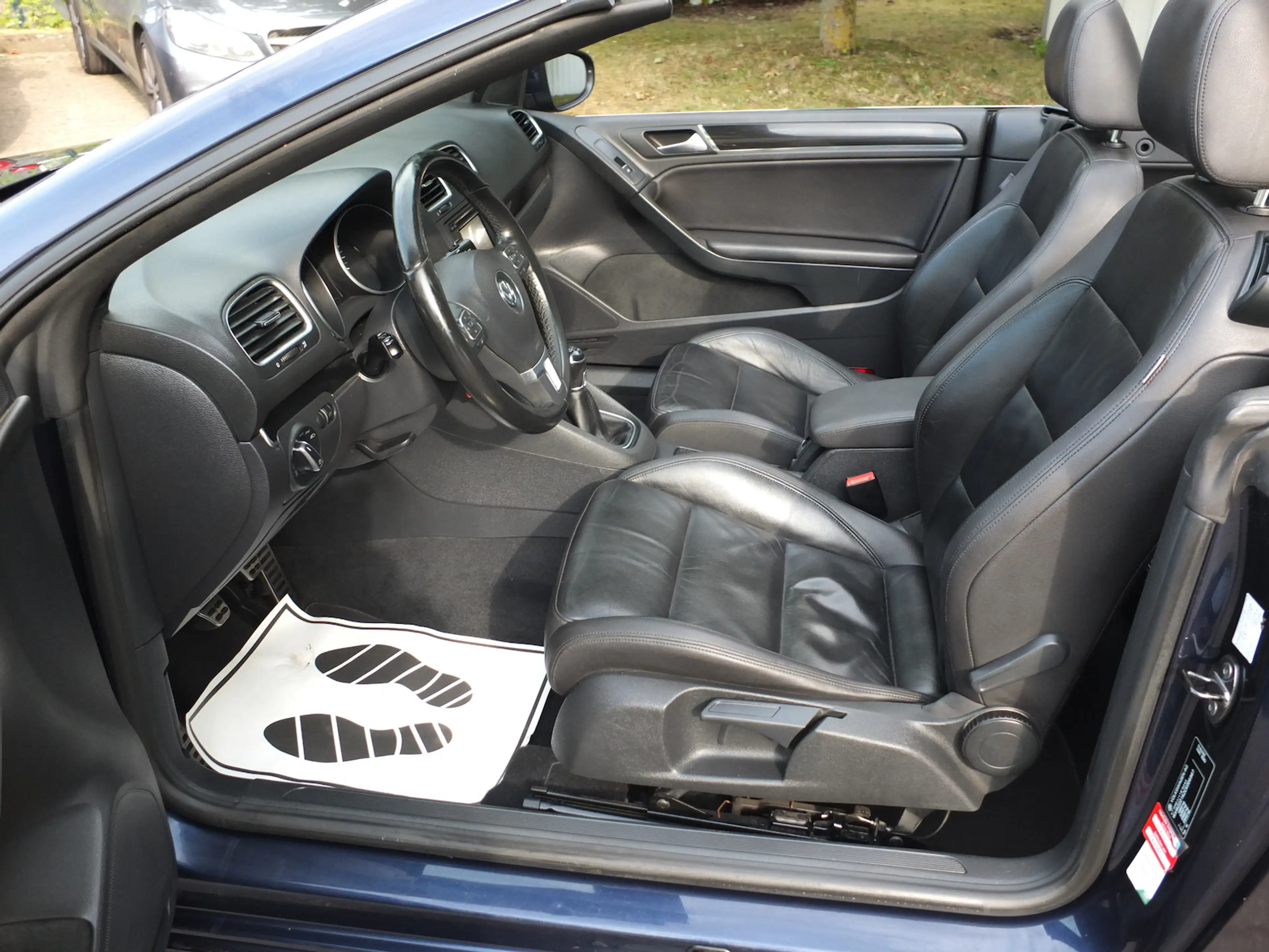 Volkswagen Golf Cabriolet LEDER XENON NAVI EINPARKHILFE TEMPOMAT — photo 10