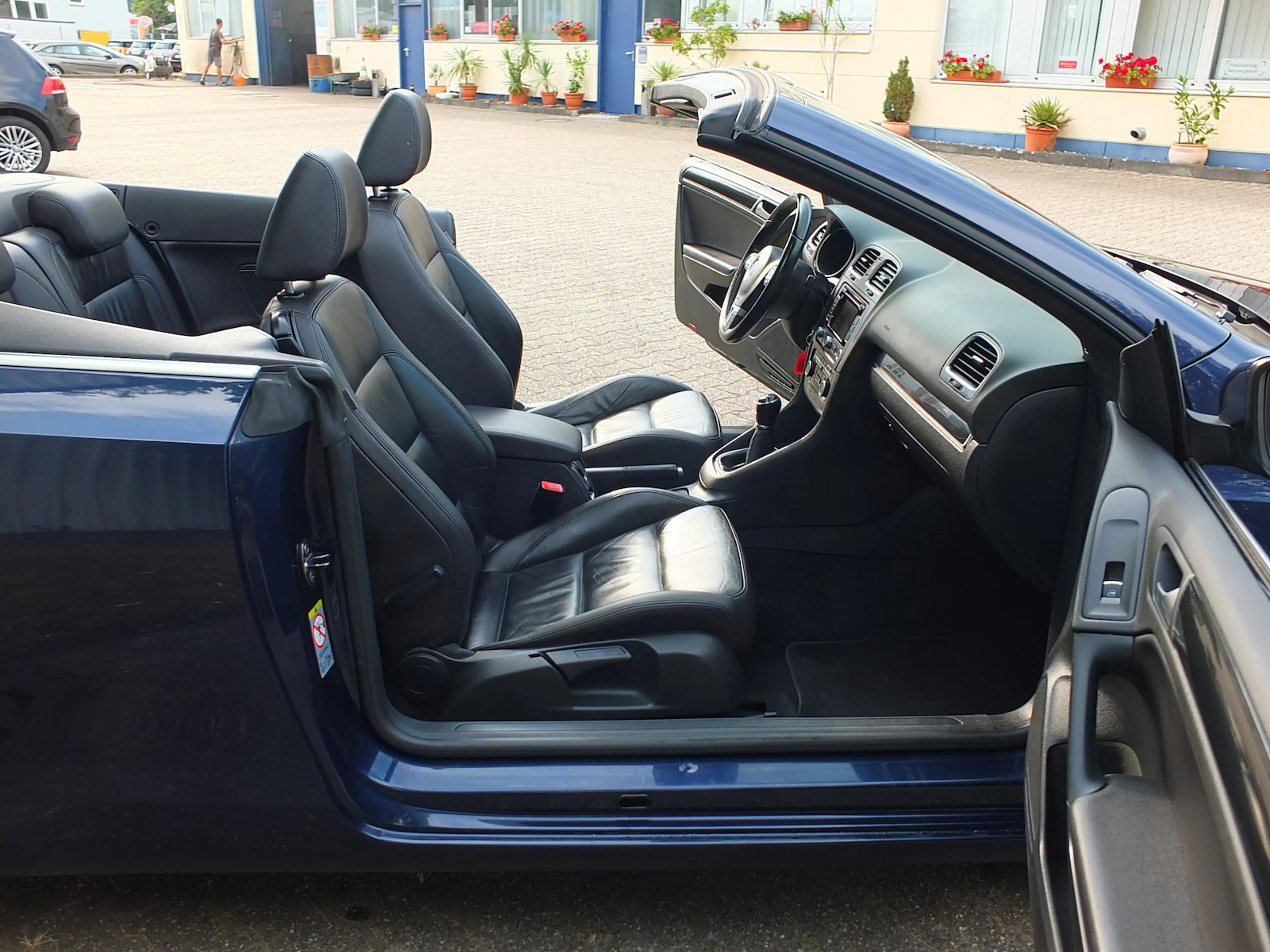 Volkswagen Golf Cabriolet LEDER XENON NAVI EINPARKHILFE TEMPOMAT — photo 12