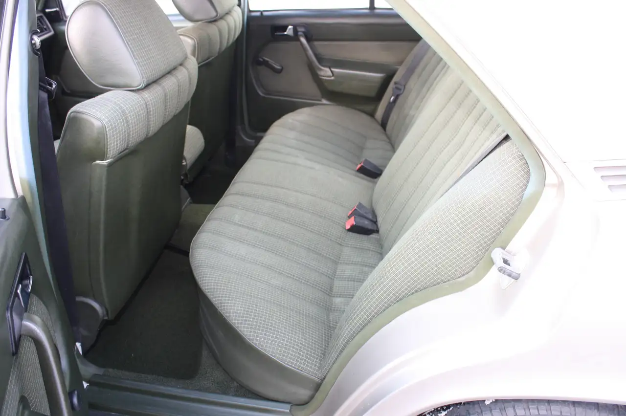 Mercedes-Benz 190D, foto 5
