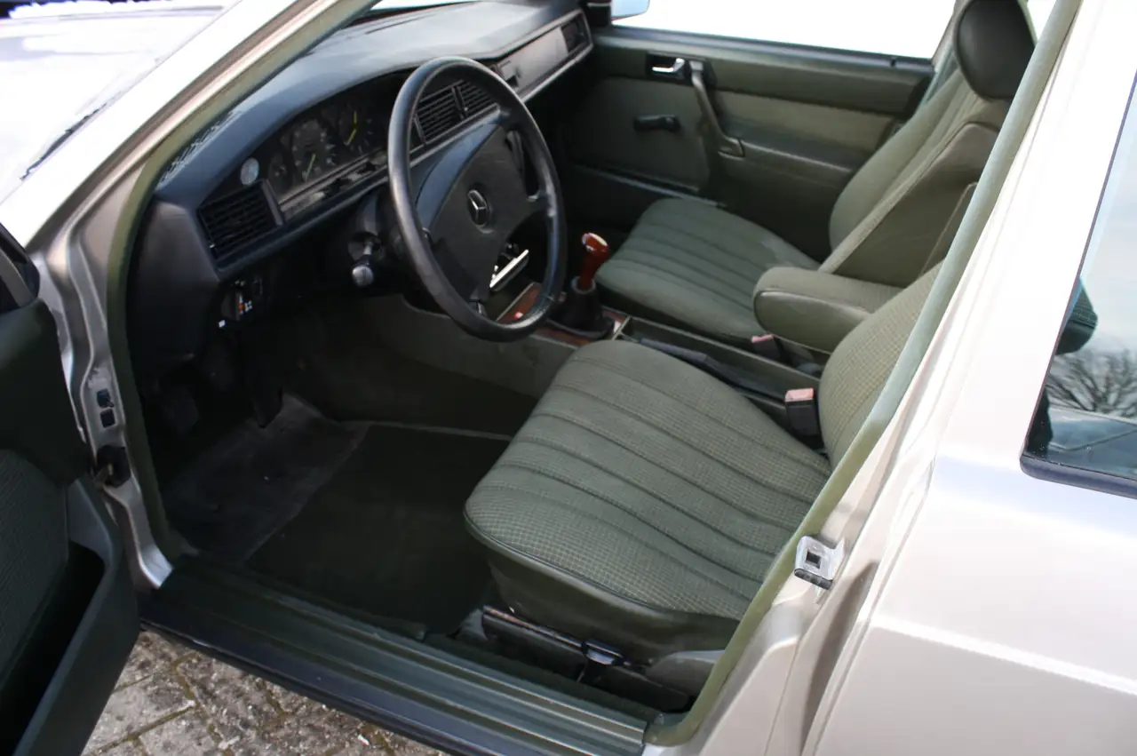 Mercedes-Benz 190D, foto 3