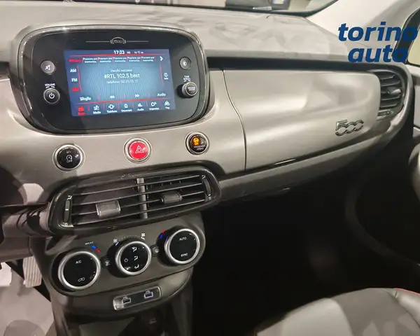 Fiat 500X view 11
