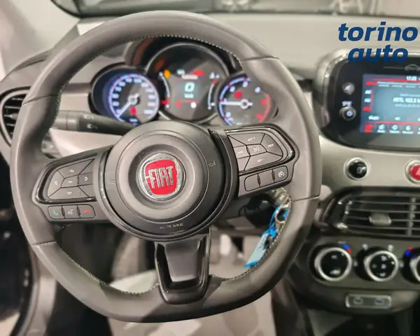 Fiat 500X view 10