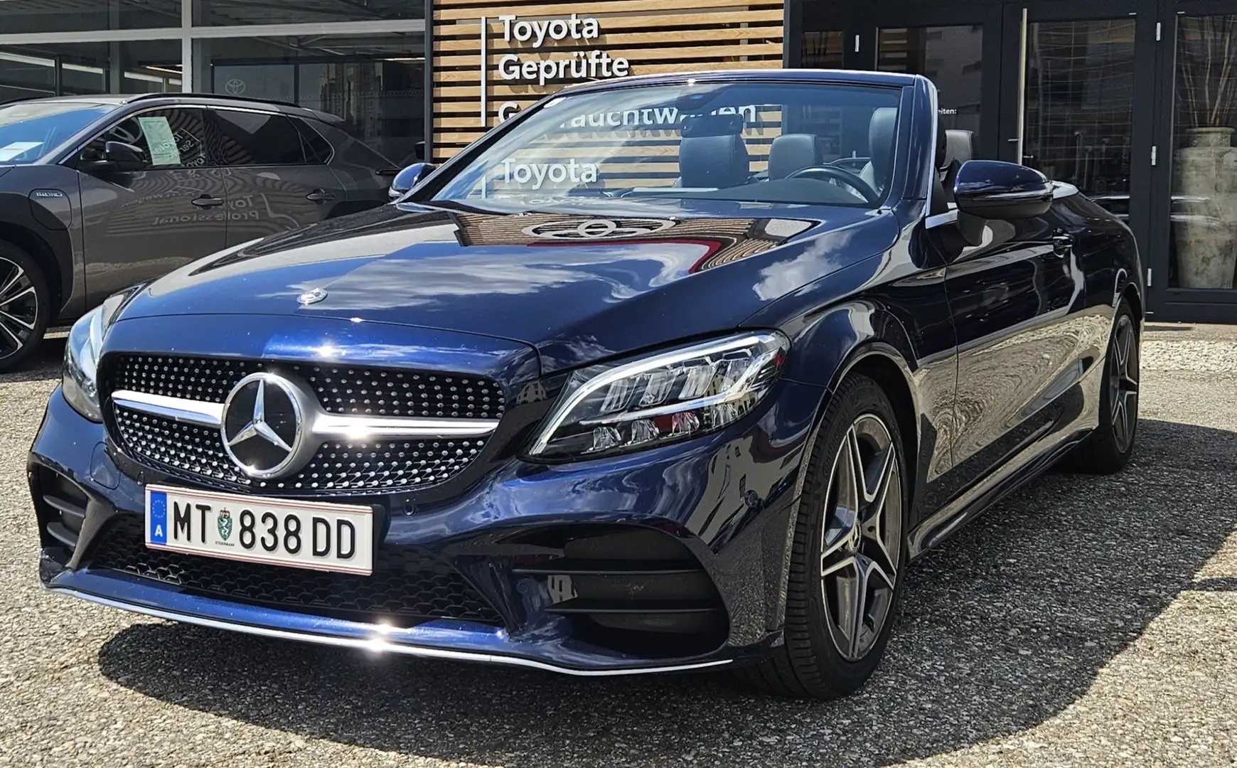 Mercedes-Benz C 180 Cabrio AMG Line Blau - 1