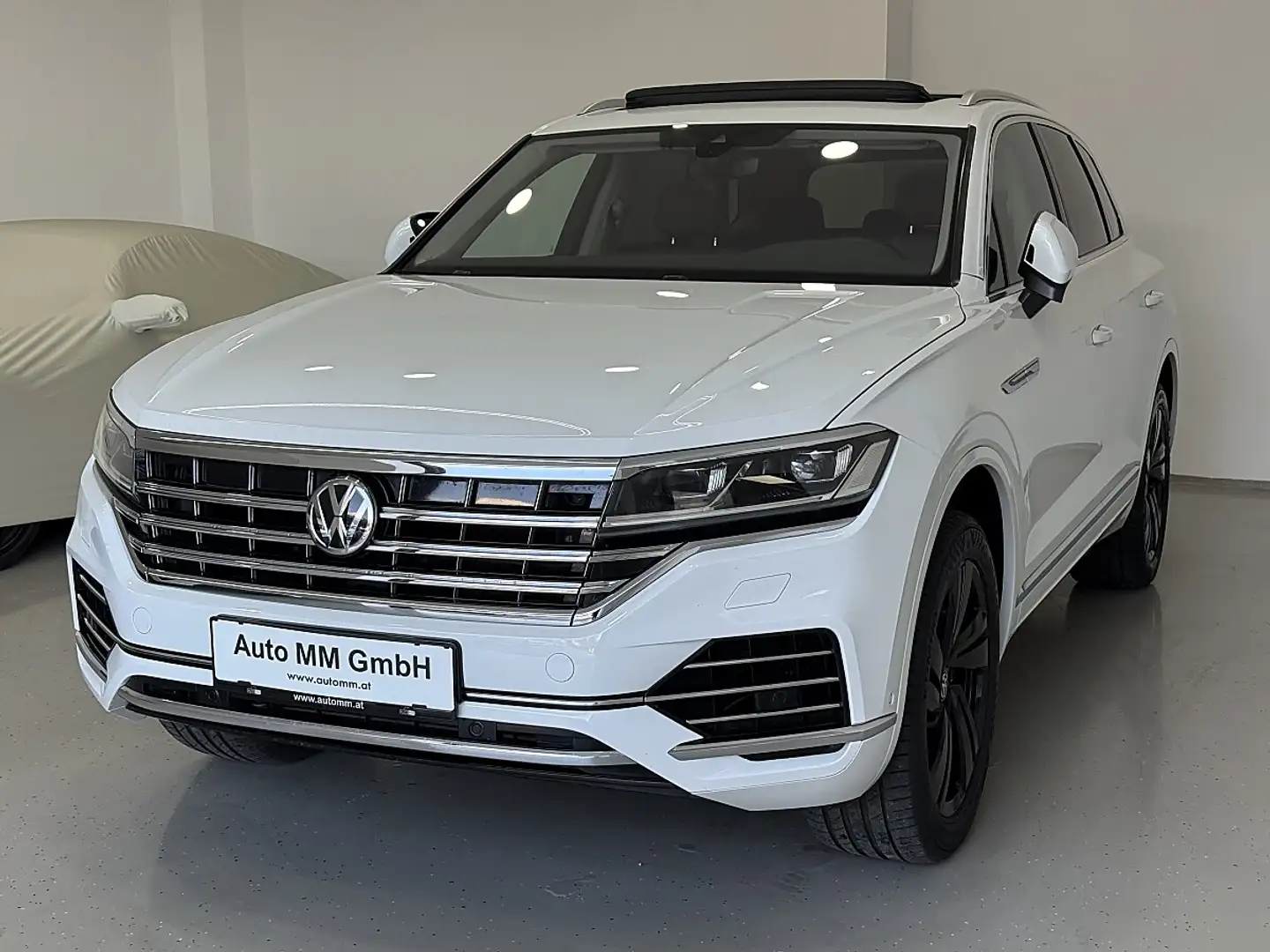 Volkswagen Touareg 4Motion V6 TDI SCR Elegance Aut. Panoramadach Weiß - 2