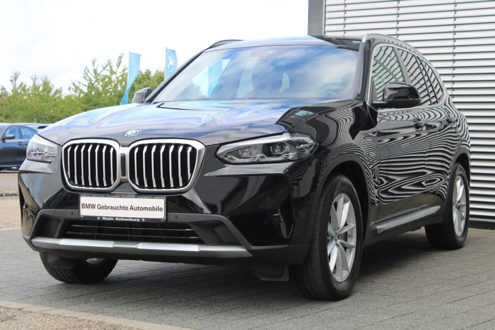 BMW X3 xDrive30e Navi LED HeadUp Kamera Ambiente DAB Schwarz - 1